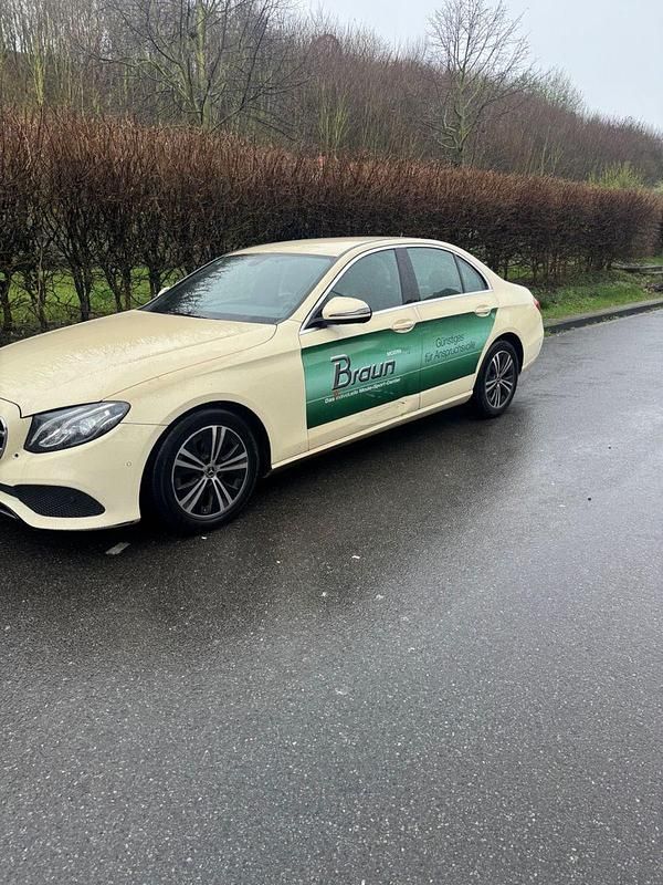 Second-hand Mercedes E220 194 CP (142 kW) 2020 Bej Berlinǎ