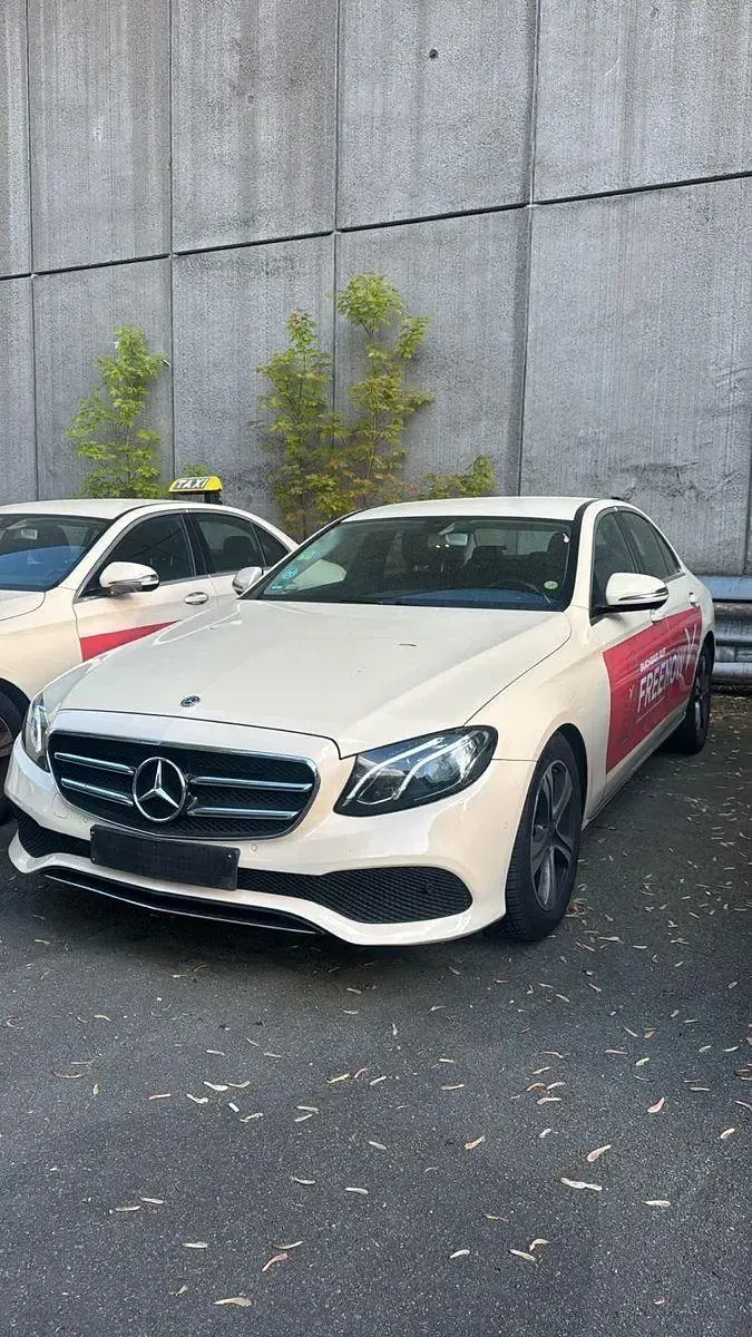 Gebraucht Mercedes E200 160 PS (117 kW) 2021 Limousine