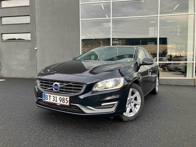 Gebraucht Volvo V60 Summum 179 PS (131 kW) 2014 Schwarz Kombi