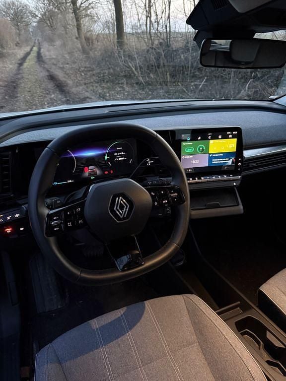 Gebraucht Renault Megane E-Tech 160 kW (218 PS) 2022 Weiß Limousine