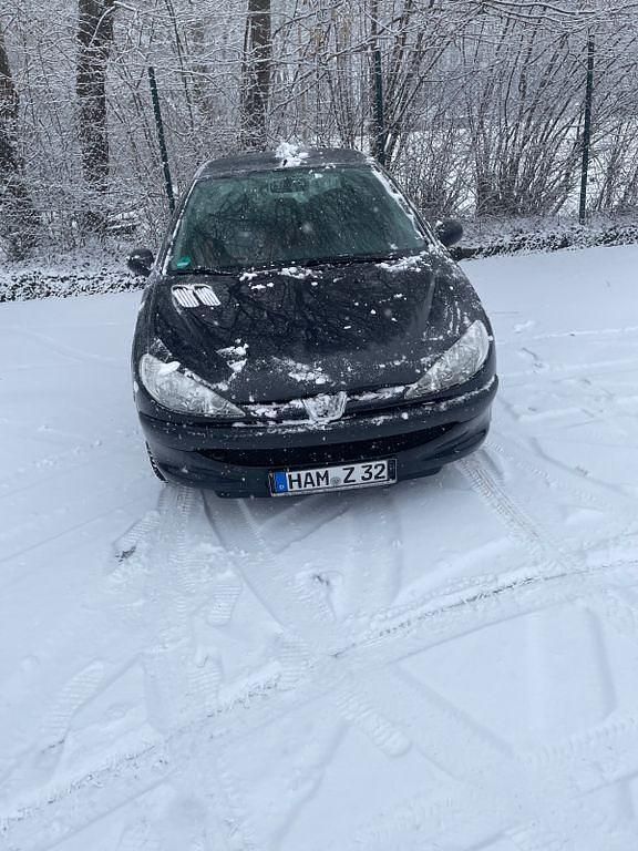 Schwarz Gebraucht 2004 Peugeot 206 Limousine | 1.690 € (Fairer Preis) - Bild 1/4