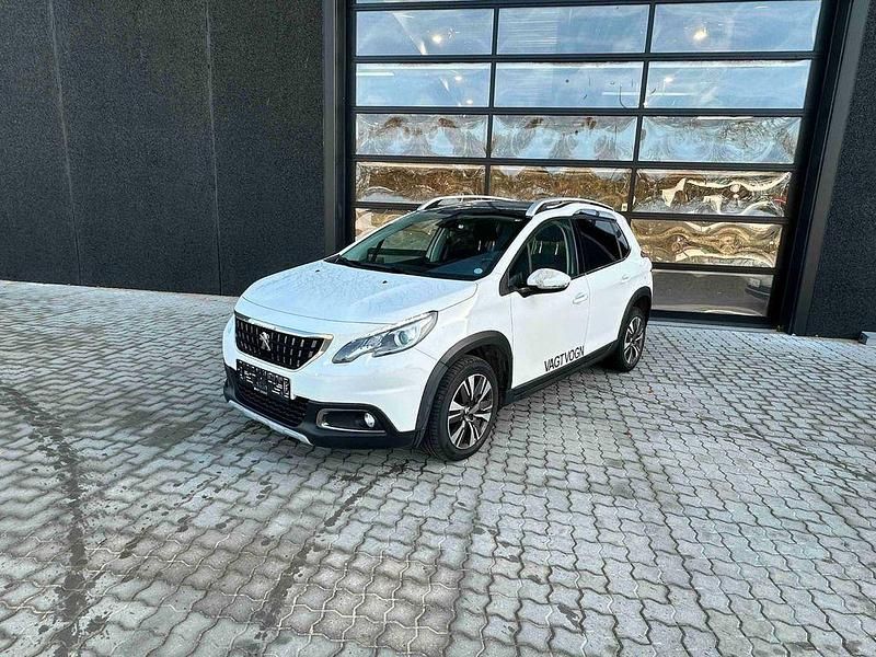 Weiß Gebraucht 2019 Peugeot 2008 Allure SUV | 6.875 € (Superpreis) - Bild 1/4