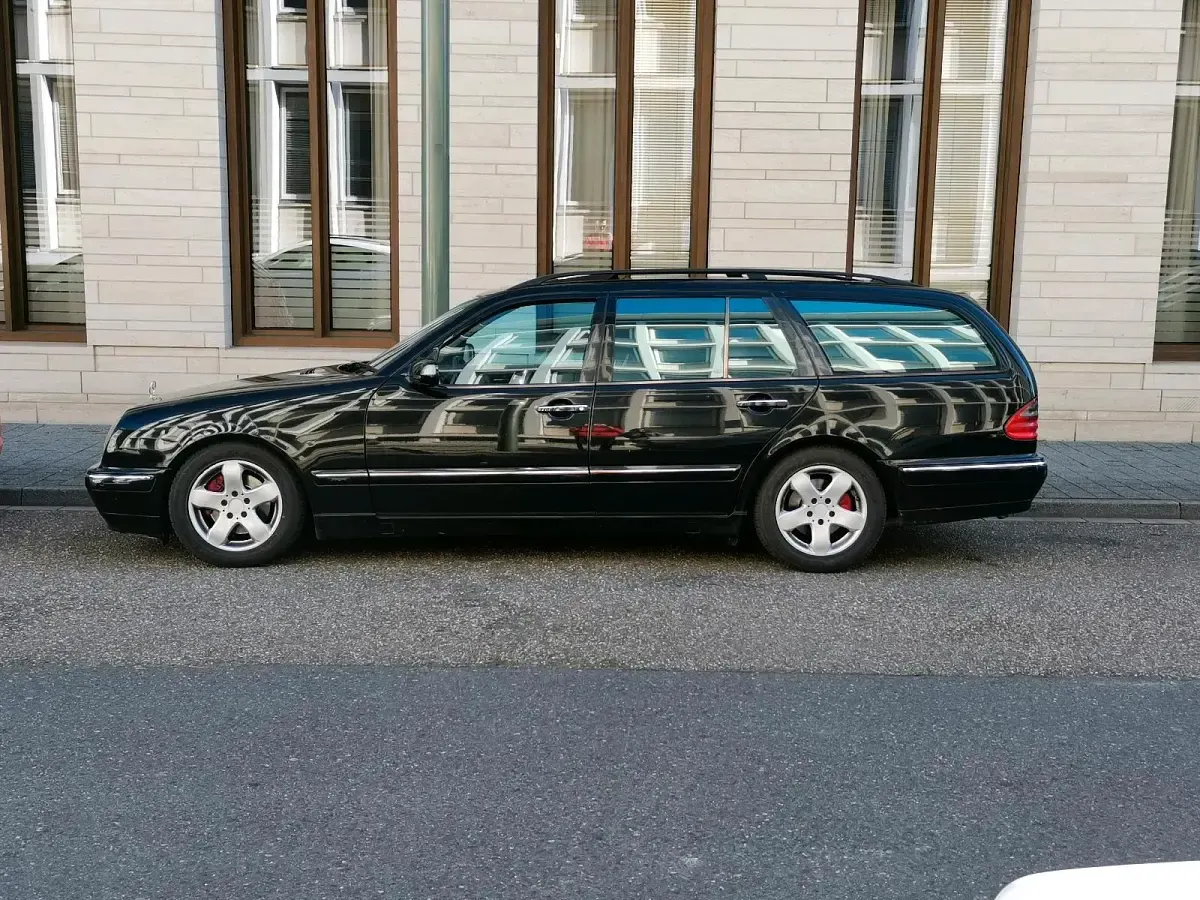 Gebraucht Mercedes 320 197 PS (144 kW) 2002 Schwarz Kombi