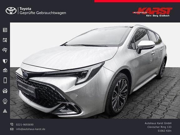 Cosmicsilber metallic Gebraucht 2023 Toyota Corolla Team Kombi | 28.985 € (Fairer Preis) - Bild 1/4