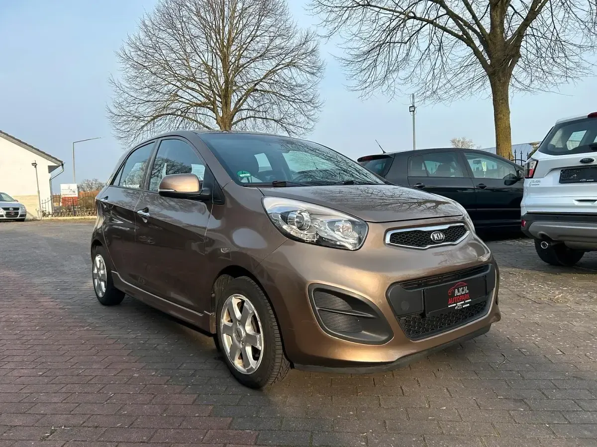 Gebraucht Kia Picanto 86 PS (63 kW) 2013 Cafe mocca met. Kleinwagen