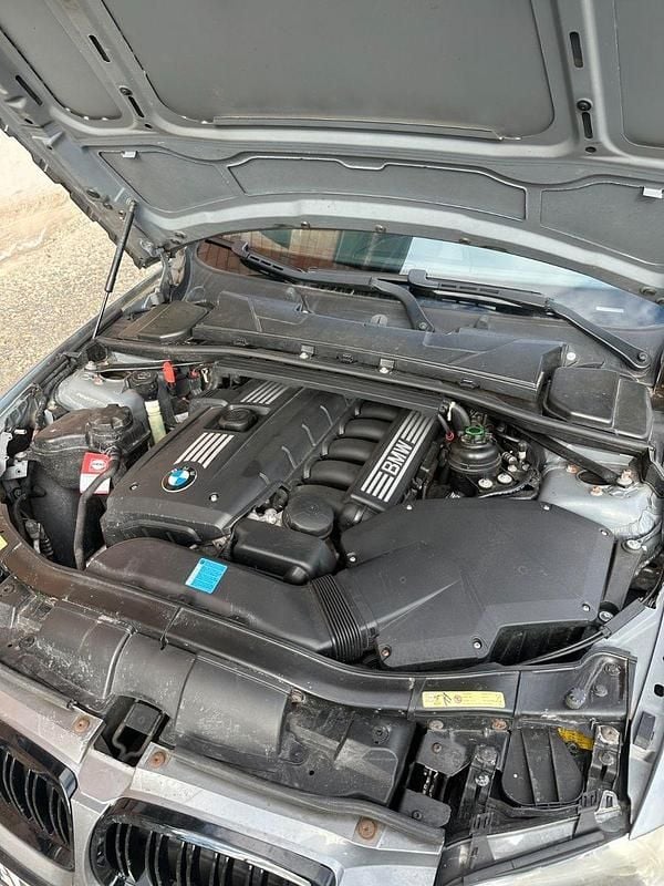 Gebraucht BMW 330 272 PS (200 kW) 2007 Grau Coupé