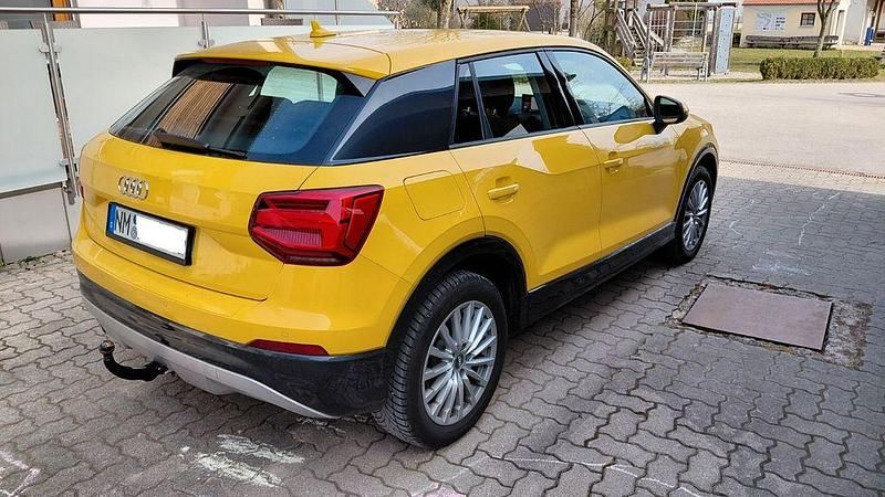Gebraucht Audi Q2 Design 116 PS (85 kW) 2016 Gelb SUV