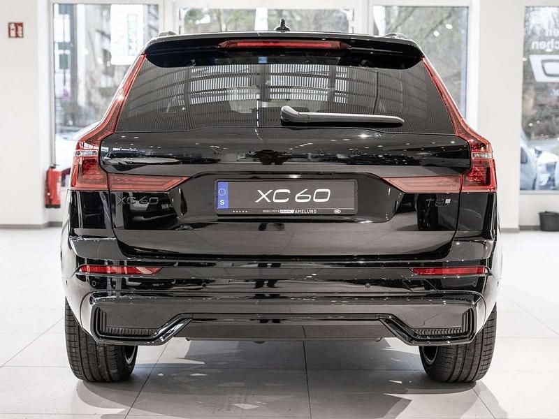 Neu Volvo XC60 Plus 455 PS (334 kW) 2026 Onyx schwarz SUV