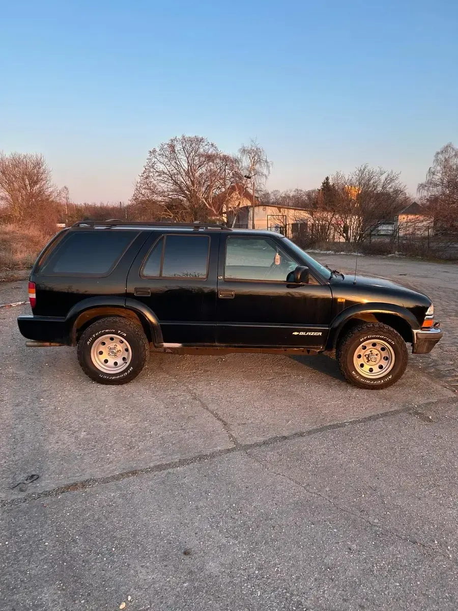 Gebraucht Chevrolet Blazer 193 PS (141 kW) 2002 Schwarz SUV