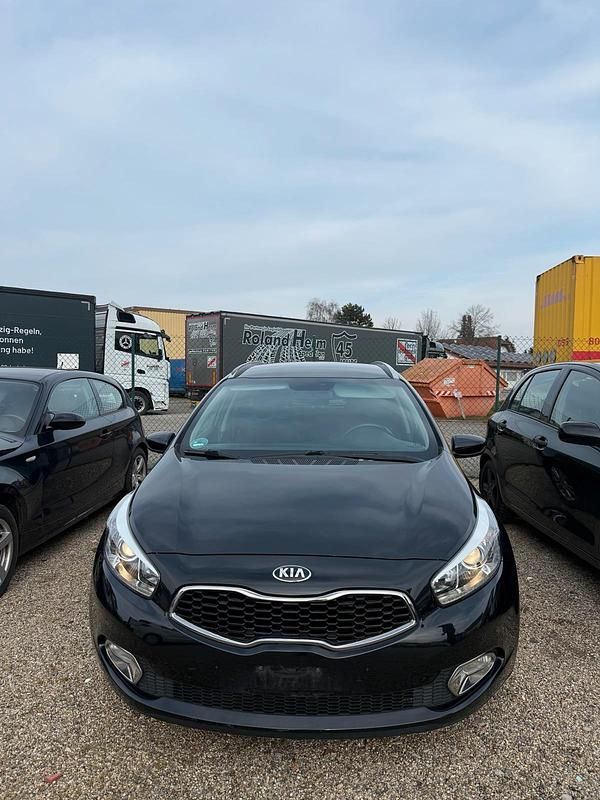 Schwarz Gebraucht 2013 Kia Ceed Kleinwagen | 6.139 € (Fairer Preis) - Bild 1/4
