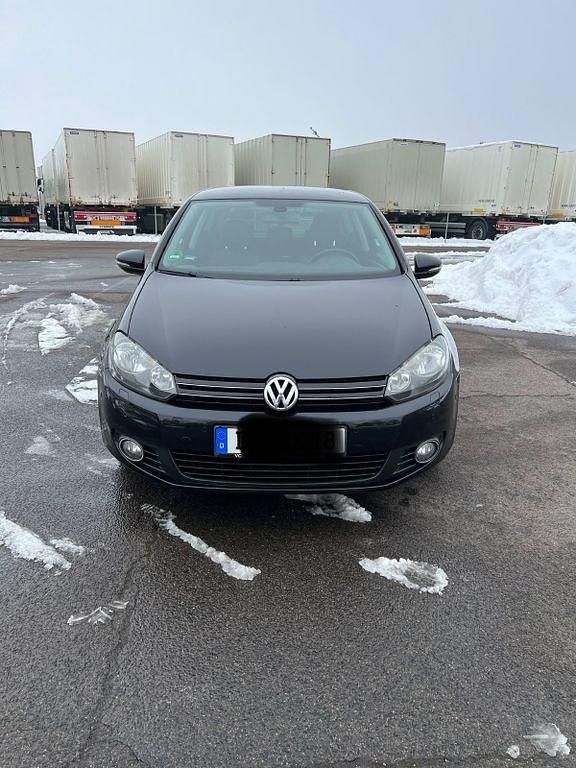 Gebraucht VW Golf VI Team 105 PS (77 kW) 2010 Schwarz Kleinwagen