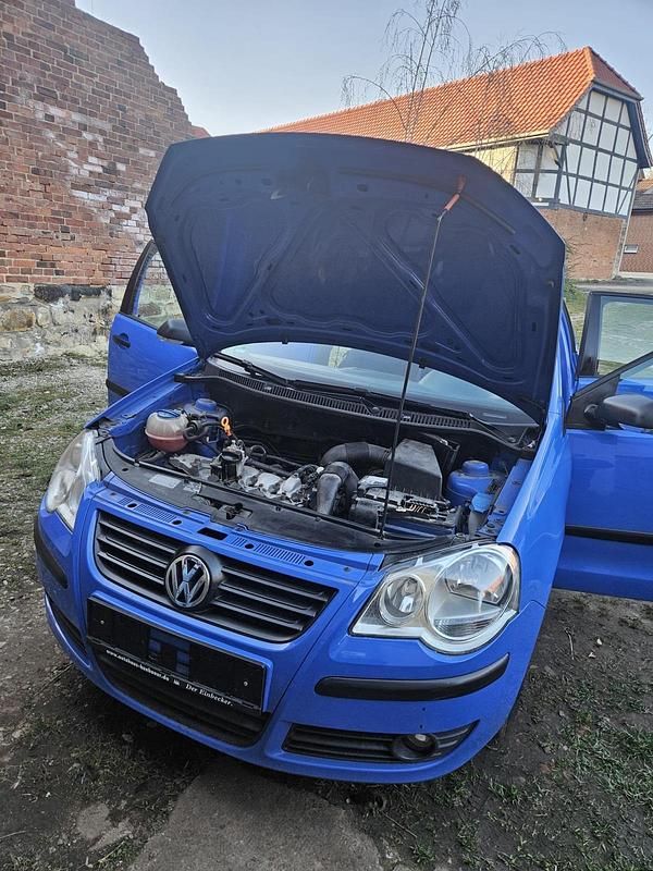 Gebraucht VW Polo 55 PS (40 kW) 2005 Blau Kleinwagen