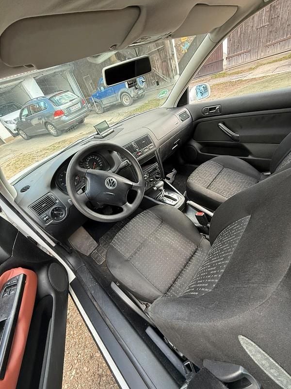 Gebraucht VW Golf IV 100 PS (73 kW) 2001 Weiß Kleinwagen