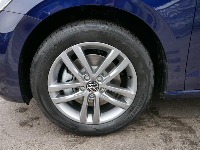 Atlanticblue metallic atlanticblue metallic atlanticblue metallic Neu 2025 VW Touran Comfortline Van / Kleinbus | 36.694 € - Bild 1/4