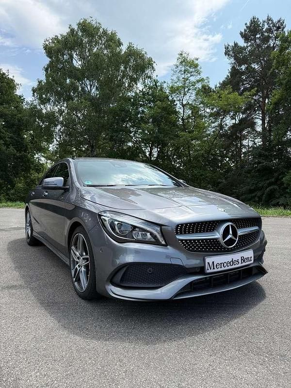 Grau Gebraucht 2016 Mercedes CLA200 AMG line Coupé | 19.800 € (Fairer Preis) - Bild 1/4
