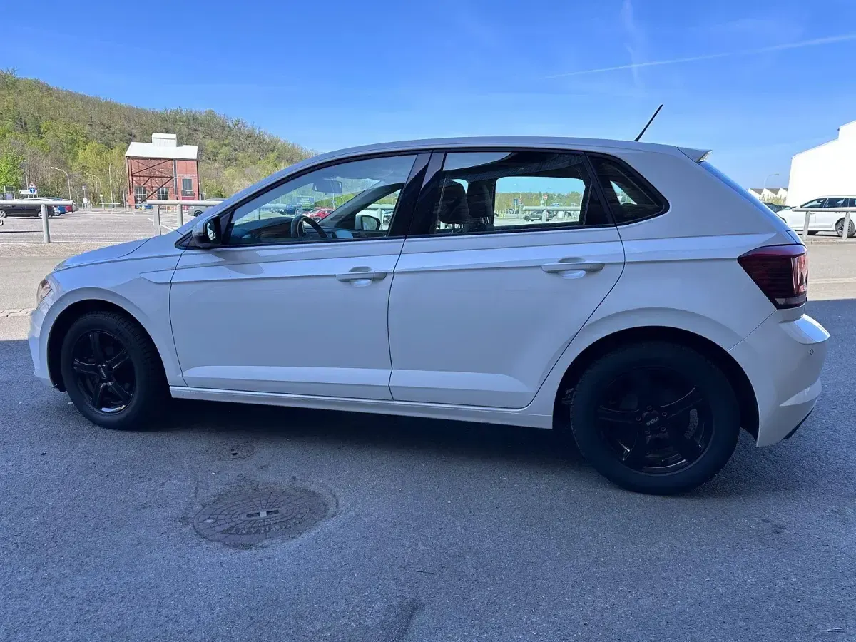 Gebraucht VW Polo Comfortline 95 PS (69 kW) 2018 Weiß Kleinwagen