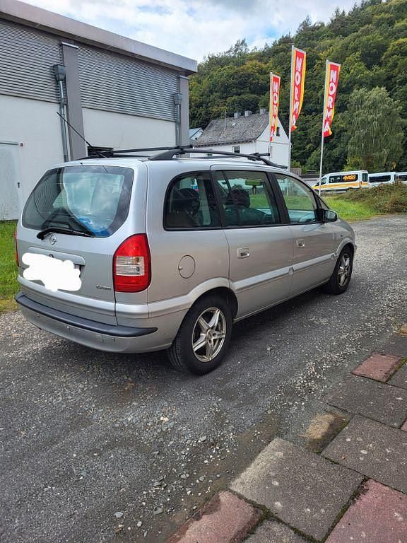 Silber Gebraucht 2005 Opel Zafira Van / Kleinbus | 1.600 € (Superpreis) - Bild 1/4