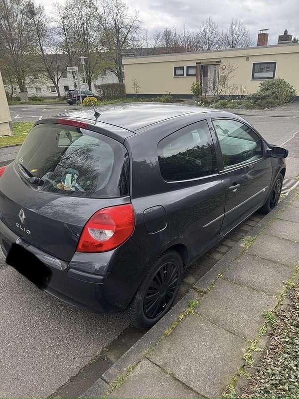 Gebraucht Renault Clio II Authentique 65 PS (47 kW) 2007 Kleinwagen
