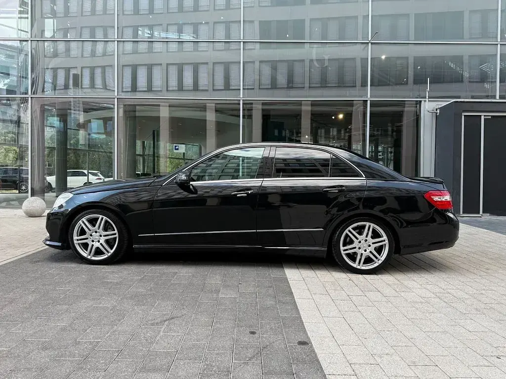 Gebraucht Mercedes E500 Avantgarde 387 PS (284 kW) 2010 Schwarz Limousine