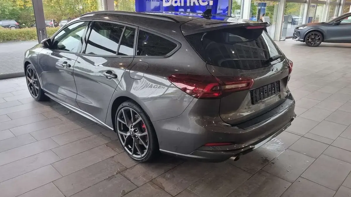 Używany Ford Focus ST 280 KM (205 kW) 2023 Szary Kombi