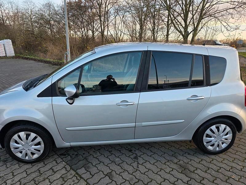 Gebraucht Renault Grand Modus Luxe 101 PS (74 kW) 2010 Silber Van / Kleinbus