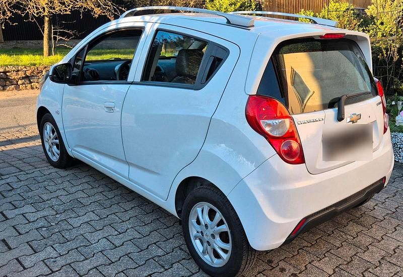 Gebraucht Chevrolet Spark 85 PS (62 kW) 2012 Weiß Kleinwagen