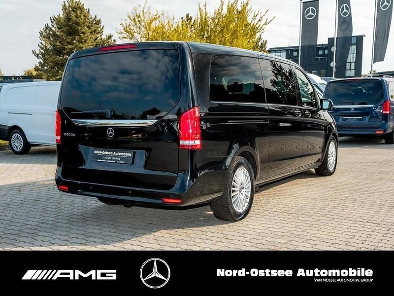Gebraucht Mercedes V300 Avantgarde Edition 237 PS (174 kW) 2023 Obsidianschwarz metallic Van / Kleinbus
