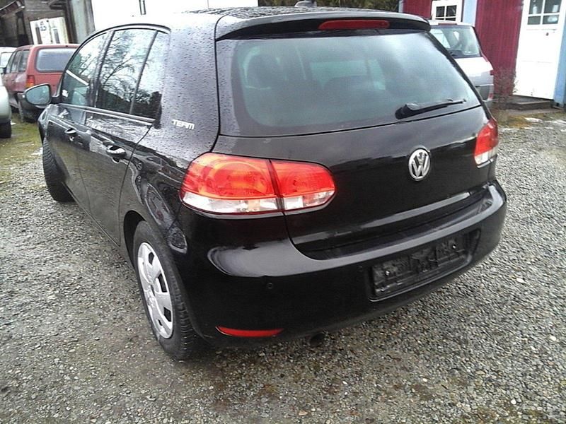 Gebraucht VW Golf VI Team 105 PS (77 kW) 2010 Schwarz Kleinwagen
