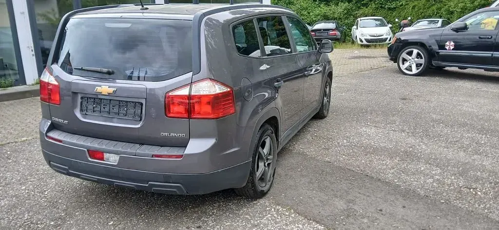 Gebraucht Chevrolet Orlando LT 141 PS (103 kW) 2012 Schwarz Van / Kleinbus