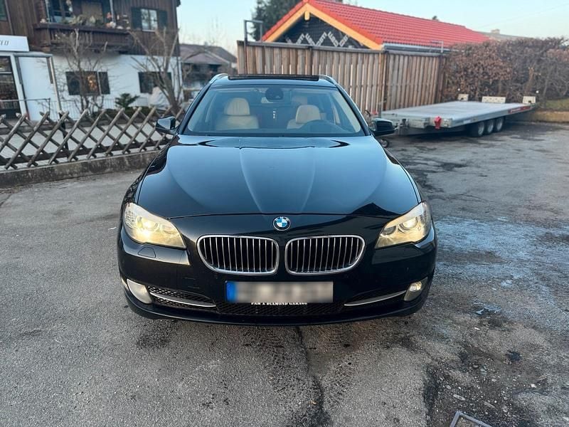 Gebraucht BMW 530 258 PS (189 kW) 2011 Kombi