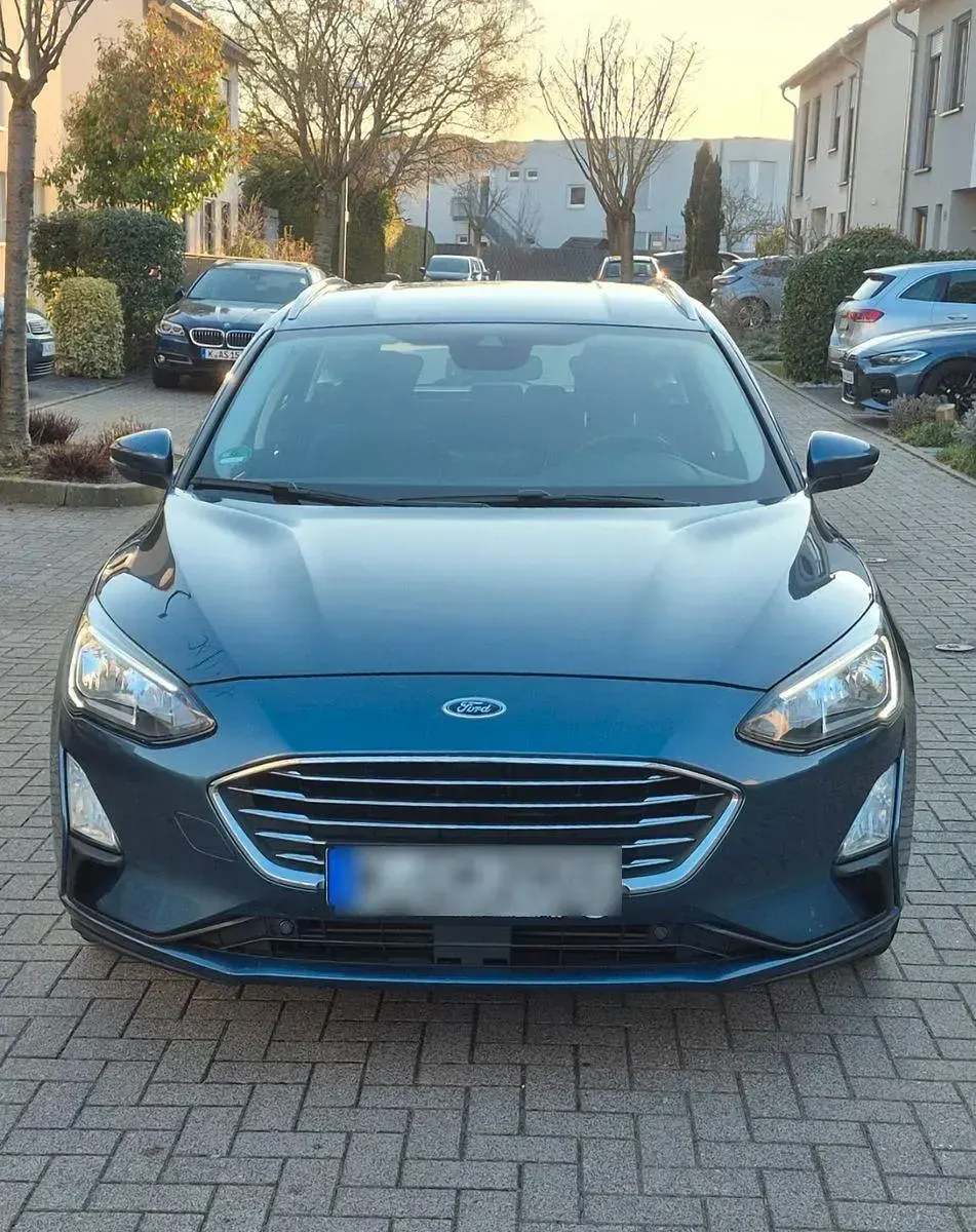 Gebraucht Ford Focus Titanium 125 PS (91 kW) 2019 Blau Kombi