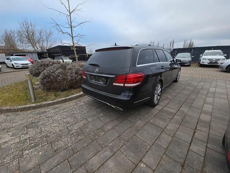 Gebraucht Mercedes E200 184 PS (135 kW) 2013 Schwarz Kombi