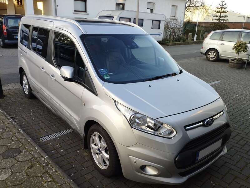 Silber Gebraucht 2016 Ford Tourneo Connect Titanium Van / Kleinbus | 13.900 € (Fairer Preis) - Bild 1/4
