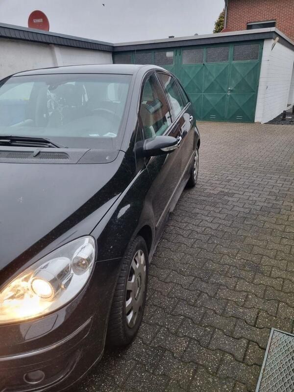 Schwarz Gebraucht 2007 Mercedes 200 Kombi | 2.500 € - Bild 1/4