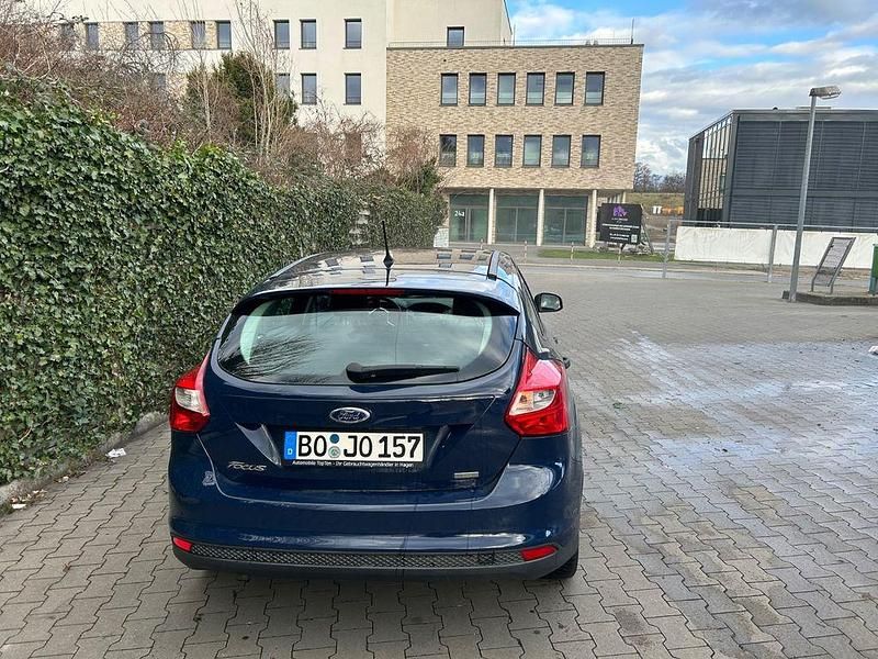 Gebraucht Ford Focus SYNC Edition 101 PS (74 kW) 2014 Blau Limousine