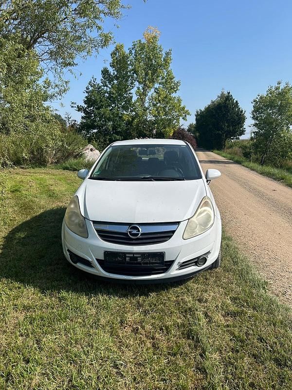 Weiß Gebraucht 2007 Opel Corsa Kleinwagen | 950 € (Fairer Preis) - Bild 1/4
