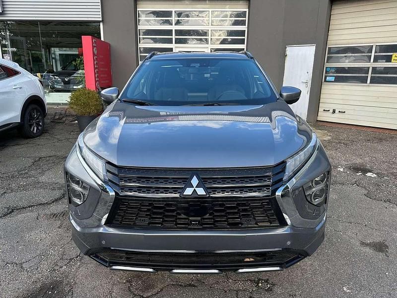 Gebraucht Mitsubishi Eclipse Cross Plus 98 PS (72 kW) 2023 Platinumgrau SUV