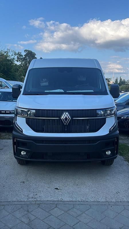 Weiß Neu 2025 Renault Master Van | 38.493 € (Etwas zu teuer) - Bild 1/4