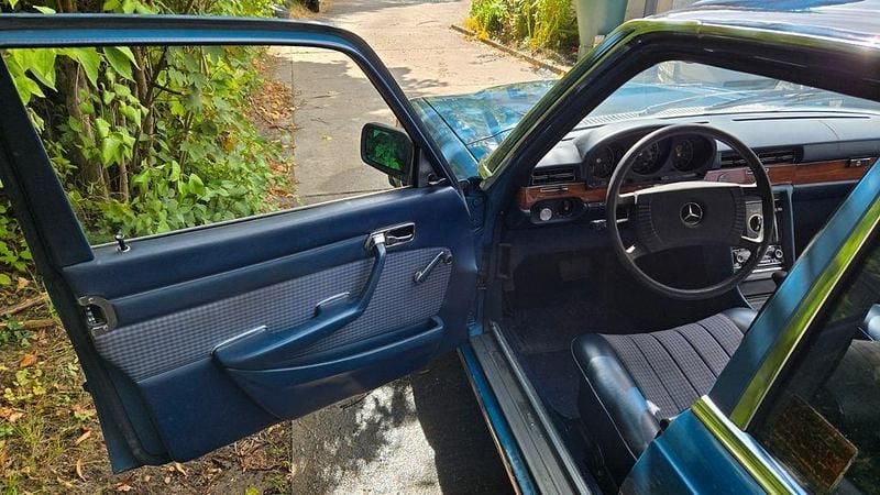 Gebraucht Mercedes S280 160 PS (117 kW) 1975 Blau Limousine