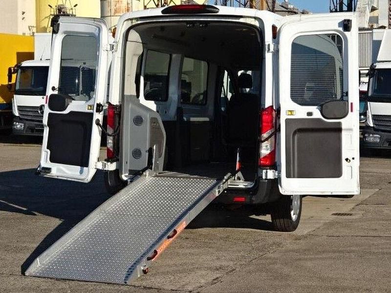 Gebraucht Ford Transit Trend 131 PS (96 kW) 2020 Weiß Kombi