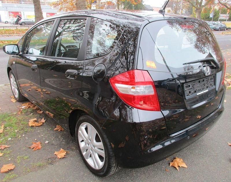 Gebraucht Honda Jazz 90 PS (66 kW) 2010 Schwarz Kleinwagen