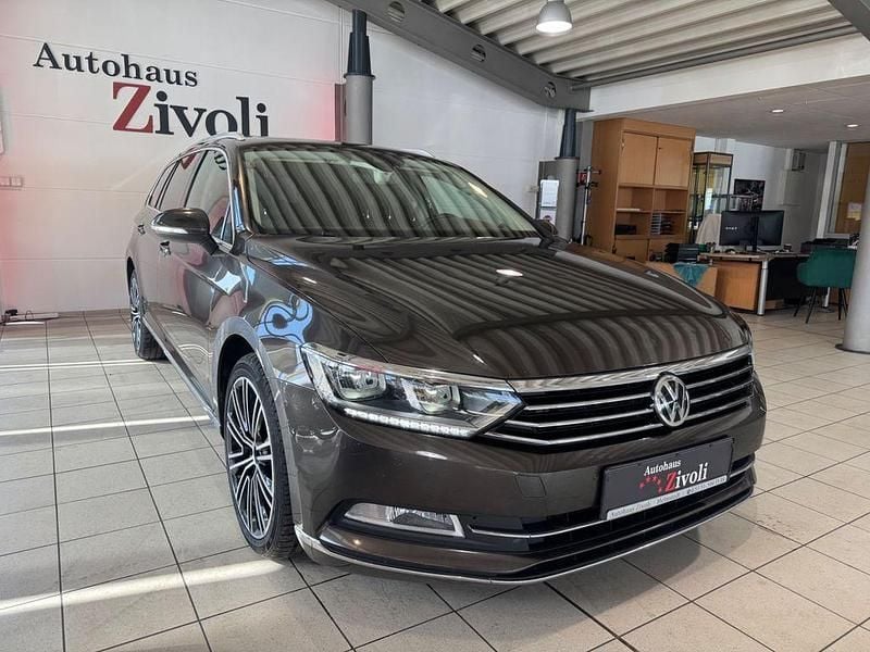 Gebraucht VW Passat Highline 150 PS (110 kW) 2015 Schwarz Kombi