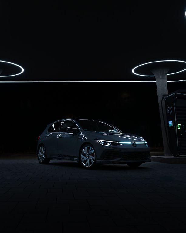 Grau Gebraucht 2021 VW Golf VIII GTI Clubsport Limousine | 30.800 € (Fairer Preis) - Bild 1/4