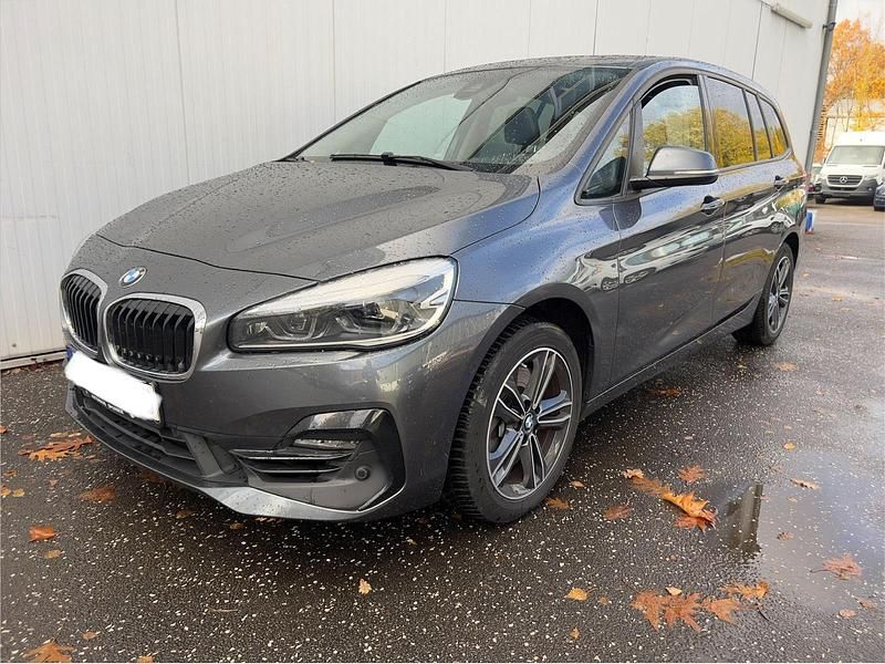 Grau Gebraucht 2019 BMW 220 Gran Tourer Van / Kleinbus | 21.480 € (Fairer Preis) - Bild 1/4