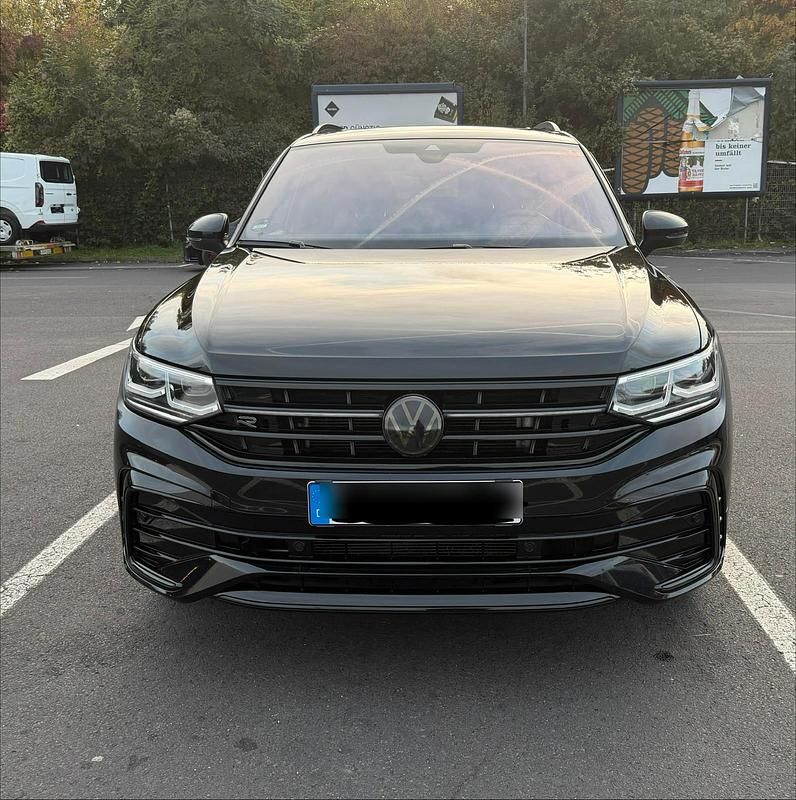 Schwarz Gebraucht 2022 VW Tiguan Allspace R-line SUV | 43.000 € - Bild 1/4