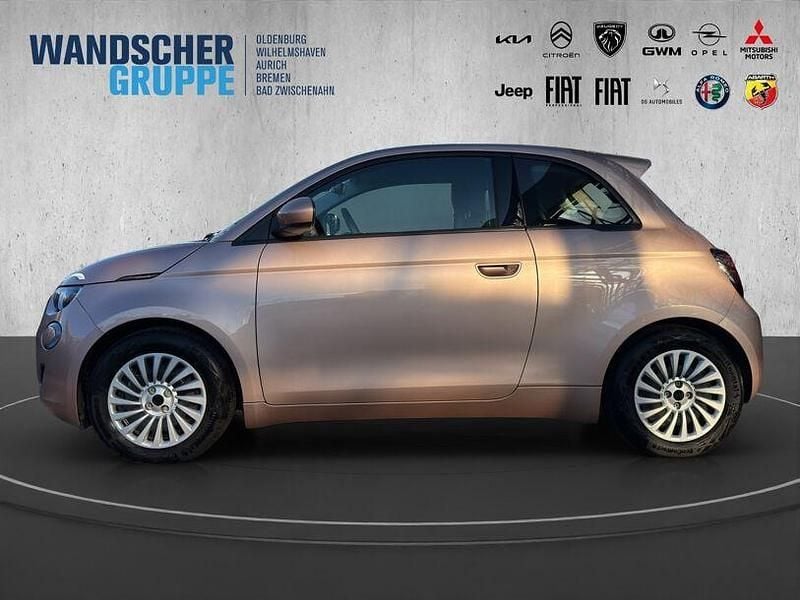 Gebraucht Fiat 500e Basis 86 kW (118 PS) 2023 Goldschwarz Kleinwagen