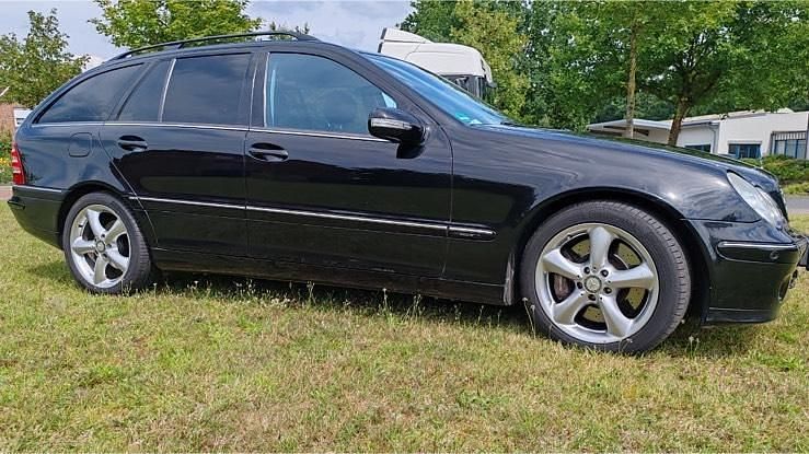 Gebraucht Mercedes 320 224 PS (164 kW) 2005 Schwarz Kombi