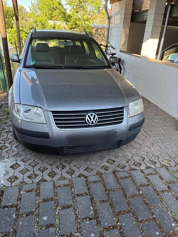 Second-hand VW Passat 115 CP (84 kW) 2002 Gri Break