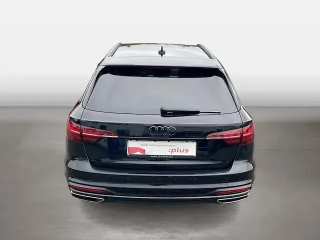 Gebraucht Audi A4 Advanced Plus 163 PS (119 kW) 2023 Mythosschwarz metallic Kombi