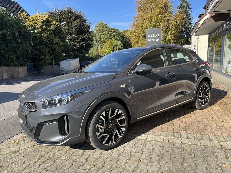 Grau Neu 2025 Kia XCeed Comfort SUV | 28.550 € (Etwas zu teuer) - Bild 1/4
